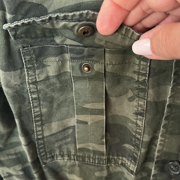 Buffalo David Bitton - Marine style Camouflage Button Down Top.  Size M - Picture 4 of 7